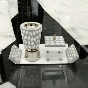 Quemador de incienso PearlNova con incrustaciones de nácar, bandeja acrílica, mosaico de conchas de lujo, para una elegante decoración del hogar árabe. - Product Image 1