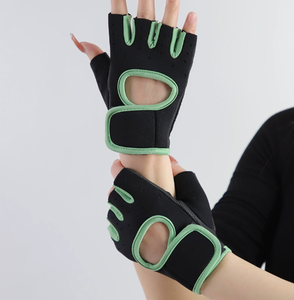 Gants de sport sans doigts, design demi-doigts, fermeture auto-agrippante, unisexe, pour musculation, en polyester - Product Image 3
