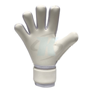 Guantes de portero deportivos avanzados diseñados para un control máximo del balón, absorción de impactos, ajuste cómodo y uso duradero. - Product Image 2