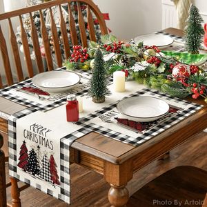 Set di 4 Tovagliette Natalizie con Motivo a Quadri Buffalo Plaid in Stile Acquerello, 12x18 Pollici, Copritavolo Invernale per Feste in Casa e All'aperto - Product Image 2