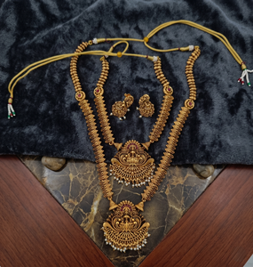 Conjunto de Collar y Pendientes Divyoro Temple Lakshmi, Chapado en Oro de 24K, Aleación, Joyería Religiosa Clásica para Mujer, Bodas, Festividades y Moda - Product Image 2
