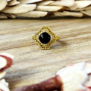 Nouvelles bagues en onyx noir, style tribal, en laiton plaqué or 18 carats, motif étoile géométrique bohème pour femmes, vente en gros/OEM/ODM - Product Image 1