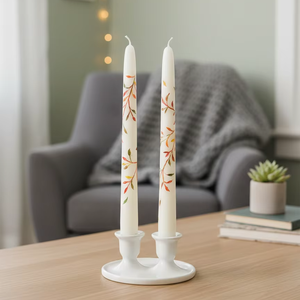 Velas Decorativas Florales Hechas a Mano (Juego de 2) - Elegantes Velas Blancas Impresas en Material WAXWARE Compatibles con Portavelas Estándar Navidad - Product Image 1