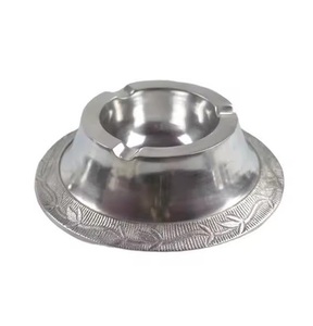 Cendrier en métal pour table, design minimaliste, matériau durable et finition soignée, adapté au bureau et aux espaces de vie. - Product Image 2
