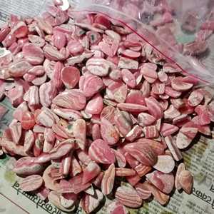 พลอยโรโดโครไซต์สีชมพูขาวธรรมชาติทรงหลังเบี้ย คุณภาพสูง ราคาขายส่ง งานแฮนด์เมดสำหรับทำเครื่องประดับ - Product Image 2