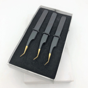 Pince à épiler professionnelle GETUP BROSONS IMPEX en acier inoxydable, pointe dorée, revêtement noir, coudée à 45 degrés, pour extensions de cils - Product Image 1