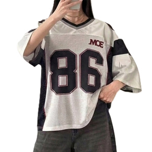 Maillot de football américain personnalisé à col en V, manches courtes en mesh, streetwear pour femmes, blocs de couleurs contrastées, patchwork rétro, blanc et noir, ODM - Product Image 1