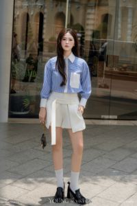 VIVI KA Chemise courte rayée bleue pour femme, col blanc contrastant, manches longues, poche plaquée, style coréen KYLE - Product Image 2