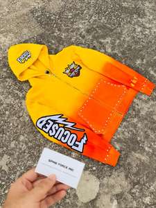 Sudadera con capucha y cremallera bicolor desgastada personalizada al por mayor con parches bordados y diseño de pedrería, 100% algodón, estilo urbano de invierno, Hip Hop - Product Image 6