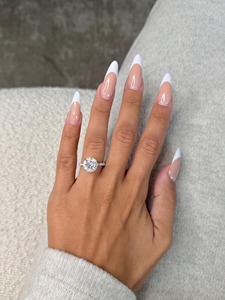 Anillo de Compromiso KRISHNAVII para Mujer, Platino con Baño de Oro de 18K, Diamante Cultivado en Laboratorio con Corte Brillante Redondo, Estilo Clásico - Product Image 1