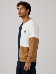 เสื้อสเวตเชิ้ตผู้ชาย ผลิตจากวัสดุพรีเมียม ให้สัมผัสนุ่ม ระบายอากาศได้ดี และมีประสิทธิภาพยาวนาน คุณภาพสูง - Product Image 4
