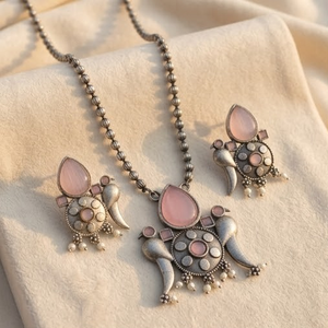 DIVYORO Ensemble collier et boucles d'oreilles en argent oxydé à motif floral, style bohème chic, longueur réglable - Product Image 1