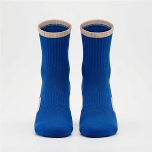 Chaussettes de compression courtes pour hommes, pour le badminton, couleur personnalisée, respirantes, performance athlétique, équipement de gym - Product Image 1