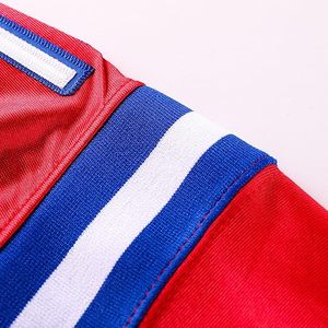 Maillot de football rouge numéro 16, col en V, polyester, tissu de sport durable, type de tissu 100% polyester - Product Image 6