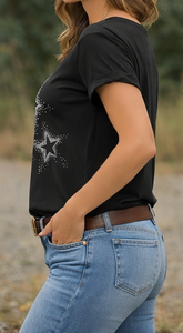 Camiseta de mujer con estampado de estrellas de diamantes de imitación, manga corta, cuello redondo, negra, informal, para verano, estilo urbano - Product Image 2