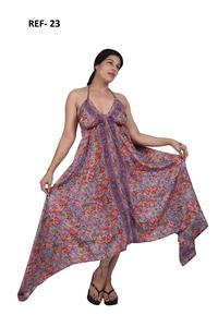 Robe longue à bretelles pour femme en polyester imprimé paisley, col en V, fabriquée par [Nom du fabricant] - Product Image 3