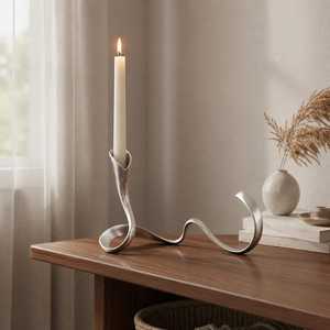 Support de bougie en métal sur trépied avec base stable, design élégant et matériau durable pour des configurations d'éclairage décoratif - Product Image 5