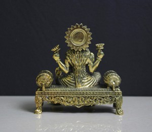 Estatua de Laxmi en Latón sobre Singhasan |   Ídolo Antiguo de la Diosa Lakshmi de 4 Pulgadas en un Trono |   Figura de Diosa Hindú al por Mayor para Decoración del Hogar - Product Image 3