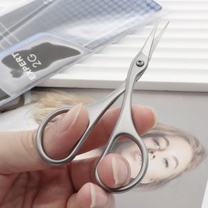 Kit de toilettage professionnel pour enfants en acier inoxydable : ciseaux à cuticules, ciseaux droits et affûtés pour ongles, sourcils, cils et soin des peaux sèches - Product Image 3