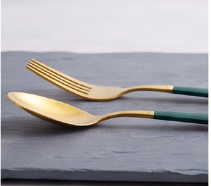 Ensemble de couverts à manches vertes, élégants, en acier inoxydable, avec poignées design, pour la salle à manger, la cuisine, les mariages et la décoration de table de fête - Product Image 2