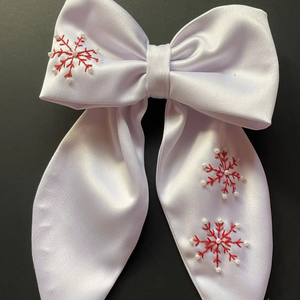 Lazos para el cabello personalizados con bordado de cuentas, logotipo y empaque personalizados, lazo de algodón hecho a mano en India para mujeres y niñas. - Product Image 1