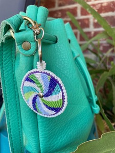 Llaveros bordados con cuentas de semillas para mujer, elegantes, con dije para copa de vino y para bolso - Product Image 6