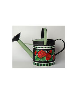 Bote de agua galvanizado hecho a mano con diseño floral esmaltado hecho a mano para jardinería estética y temas rústicos al aire libre - Product Image 6