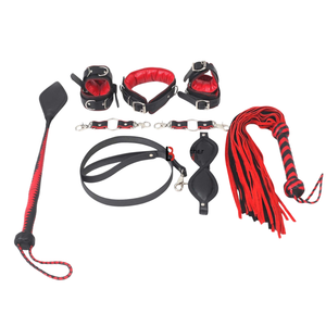 Ensemble de bondage Bad Boy en cuir de vachette noir avec menottes, fouet, pagaie et dispositifs de retenue - Product Image 2