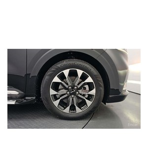 Kia Carnival 2023, 4 places, essence, limousine haut de gamme, boîte automatique, sièges en cuir, caméra de recul, 6 387 km - Product Image 5