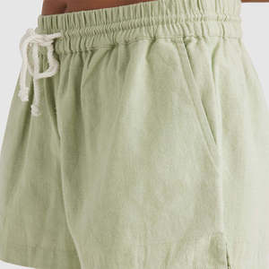 Shorts Casuales de Verano para Mujer, Color Verde Salvia, Cintura Elástica, Tela de Rizo Transpirable, Corte Regular Ligero - Product Image 2