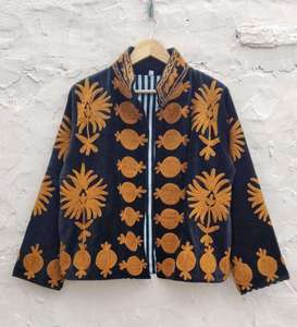 Veste Kimono d'hiver matelassée en coton brodé Suzani noir, faite main, style bohème, ethnique artisanale, vente en gros - Product Image 3