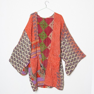 Hermoso albornoz con estampado floral, estilo vintage de Rajastán, kimono de algodón Kantha para hombres y mujeres. - Product Image 1