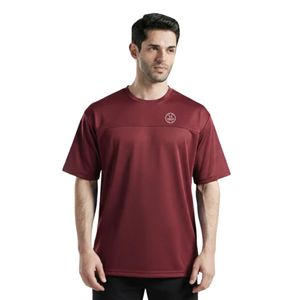เสื้อยืดโอเวอร์ไซส์สีแดงเลือดหมูสำหรับผู้ชาย ผ้าฝ้ายพรีเมียม ระบายอากาศได้ดี นุ่ม สวมใส่สบาย ทรงหลวม เหมาะสำหรับออกกำลังกาย ฟิตเนส ฝึกซ้อม ชุดลำลอง สตรีทแวร์ รับผลิตแบบ OEM - Product Image 2