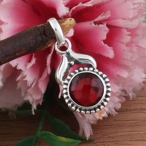 Colgante de Granate Rojo Natural Vintage al por Mayor, Plata de Ley 925 Chapada en Platino, con Puntos, Hecho a Mano, Precio al por Mayor - Product Image 6