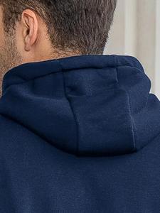 Chándal acampanado de corte holgado y a la moda, fabricado con material estructurado pero ligero para un estilo elegante y cómodo. - Product Image 4