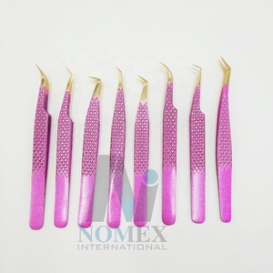 Pinzas para pestañas rosas con puntos chapados en oro, todo tipo de pinzas para extensión de pestañas en ángulo, probadas a mano, grado quirúrgico sostenible - Product Image 1