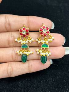 ต่างหูทรงกลมประดับเพชรทรงดอกไม้ชุบทองคำขาว 14K สำหรับผู้หญิง ยี่ห้อ Tishya พร้อมเพชรโมอิสซาไนต์เทียม เหมาะสำหรับงานแต่งงาน - Product Image 3