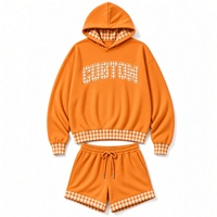 Ensemble de survêtement rose confortable pour femme avec short et sweat à capuche, détails personnalisés en vichy, coupe décontractée, vêtements de détente, vente en gros, OEM, ODM