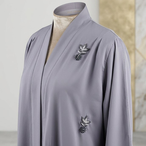 Abaya longue en satin pour femme, modeste, avec broderie, col montant, manches longues, couleur unie, pour toutes les saisons - Product Image 3