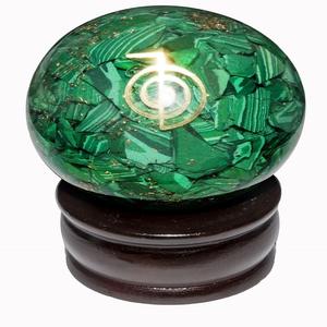 Esfera de Ágata Religiosa con Virutas de Piedra Lunar Arcoíris de Cristal y Símbolo Hamsa, Bola de Orgón Curativa Hecha a Mano y Ecológica - Product Image 4