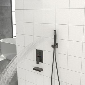Il sistema doccia quadrata a parete da 12 pollici in gomma e bronzo a olio include accessori per doccia con valvola ruvida - Product Image 3
