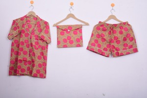 Conjunto de Pijama de Manga Corta con Estampado Floral 100% Algodón para Mujer con Bolsa de Viaje a Juego - Product Image 2