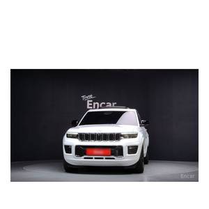 Jeep Cherokee Overland 2023 avec moteur 3.6L, boîte de vitesses automatique, caméra arrière, 26 840 km, conduite à gauche - Product Image 3