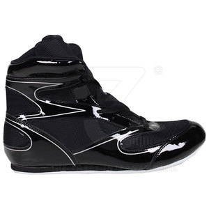 Chaussures de boxe athlétiques en cuir de qualité supérieure, fermeture à boucle, design respirant et léger pour un ajustement confortable, adhérence fiable - Product Image 5