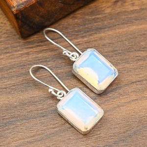 Pendientes de ópalo lechoso, plata de ley 925, hechos a mano, hermosa joyería de ópalo lechoso, regalo de compromiso para mujer - Product Image 1