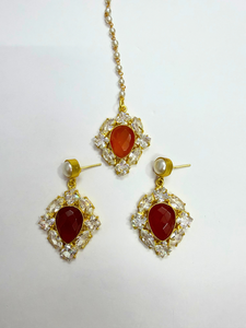 Parure de mariée collier ras-du-cou, boucles d'oreilles, maangtika, bandeaux de perles, plaqué or 18 carats, collier Dori, ensemble classique en cristal et strass - Product Image 4