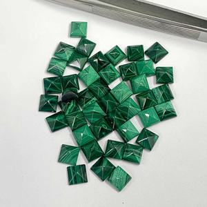 Pierres précieuses semi-précieuses en malachite verte naturelle de 6 mm, cabochon pyramidal lisse, pierres de guérison en vrac pour la fabrication de bijoux, fournisseur en gros - Product Image 4