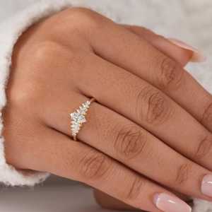 Anillo de compromiso y boda de oro macizo de 14K con diseño floral y diamantes marquise de 0.50 CT, estilo moderno, regalo para ella. - Product Image 3