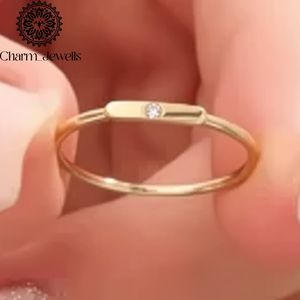 Bague de fiançailles unisexe en argent sterling plaqué or 22 carats avec moissanite taille coussin, sertie à griffes, certifiée IGI, 3 grammes, Charm_Jewells - Product Image 1