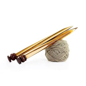 Agujas de Tejer de Madera Natural Premium para Tejer a Mano, Agujas de Ganchillo Ligeras y Suaves para Hilos, Proyectos de Ganchillo y Manualidades - Product Image 1